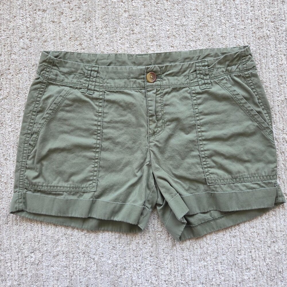 Old Navy Utility Cuffed Shorts Women's 4 Ferns Worth Olive Green Mid Rise Khaki